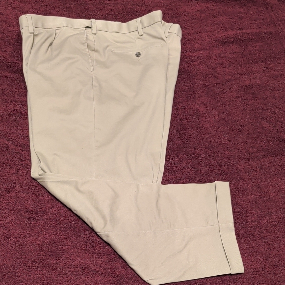 Dockers Men's Light Tan Dress Pants